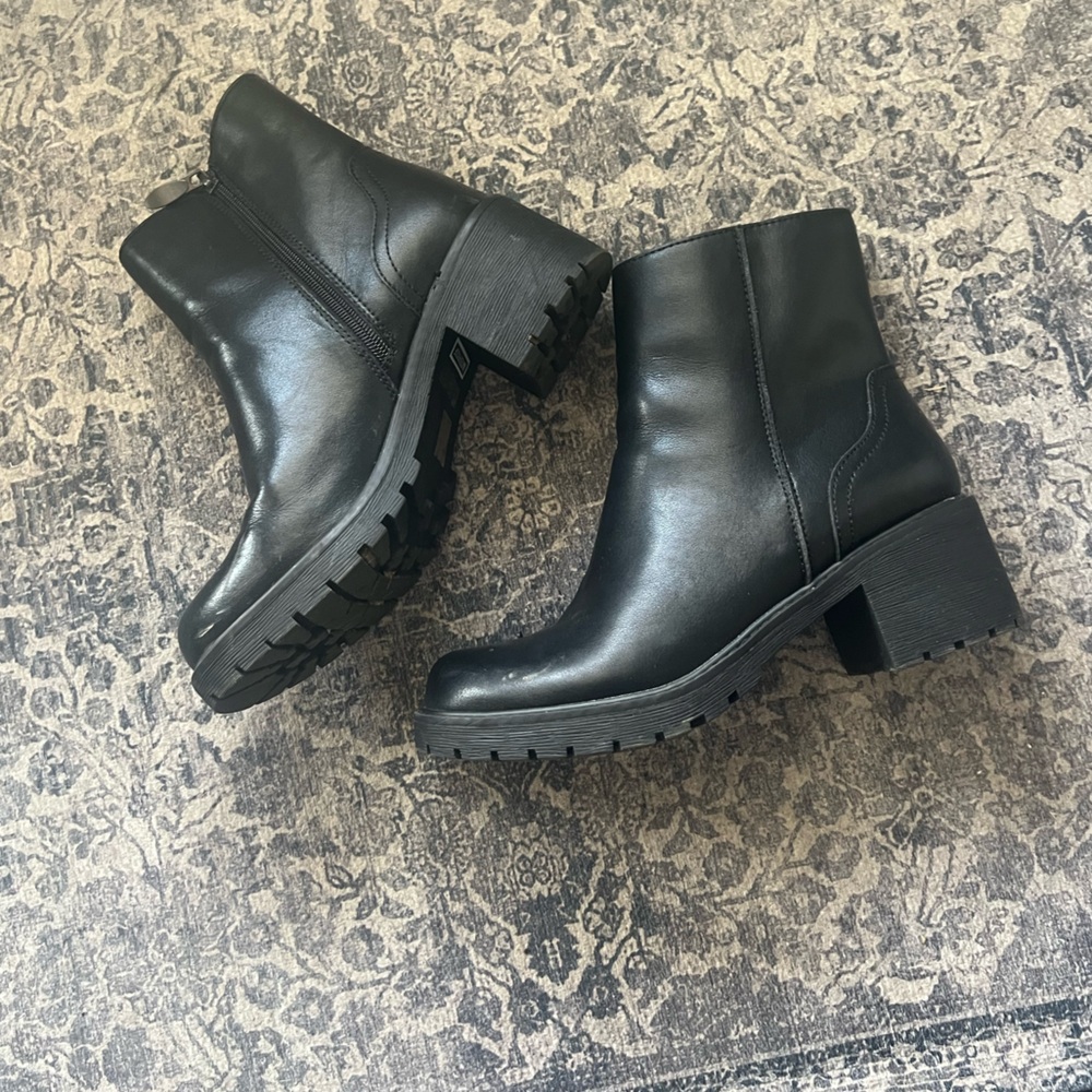 Aqua Diva leather waterproof short boots